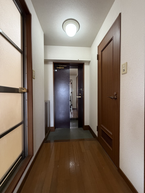 ダイアパレス県庁前の内装写真