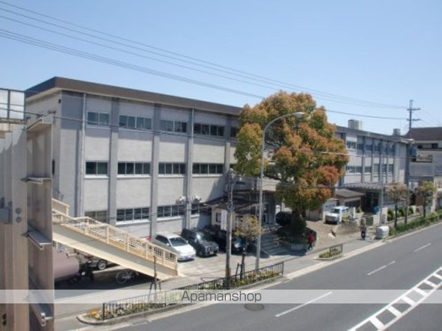 小学校　奈良市立富雄北小学校（小学校）まで631m