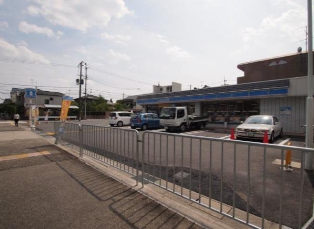 コンビニ　ローソン上賀茂榊田町店（コンビニ）まで381m