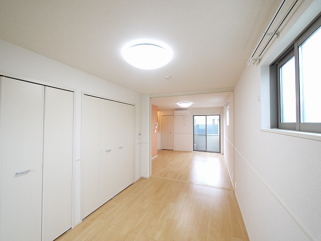 その他部屋・スペース　落ち着いて過ごせるお部屋なので、寝室にいかがでしょうか
