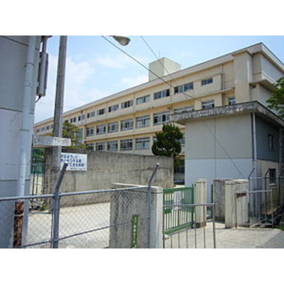 中学校　広島市立祇園中学校（中学校）まで549m