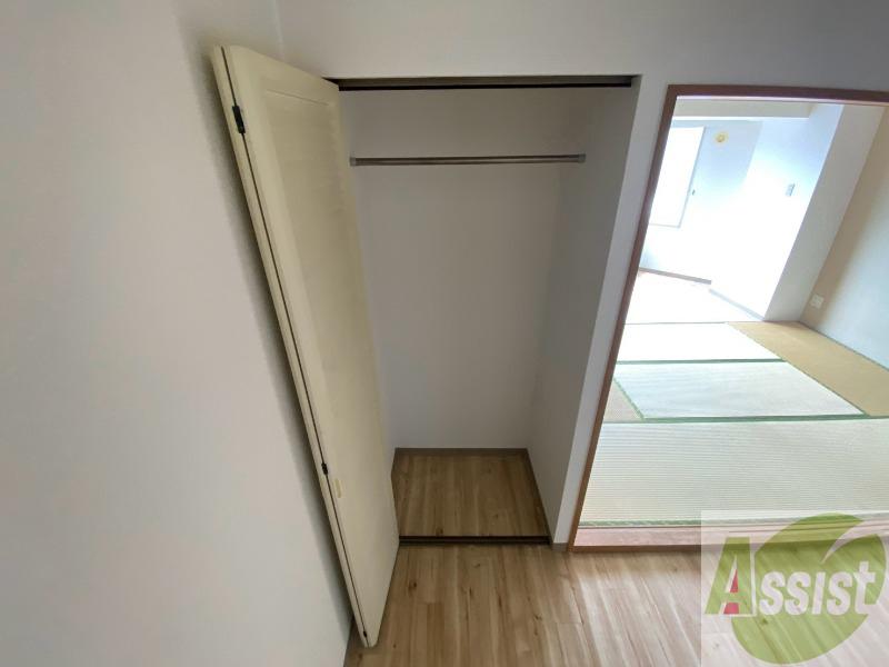 収納　寝室の収納です。部屋がすっきり片付きます。