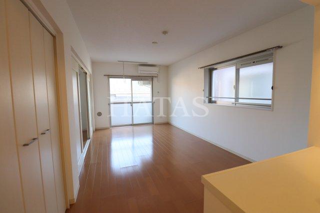 居室・リビング　同物件別部屋です