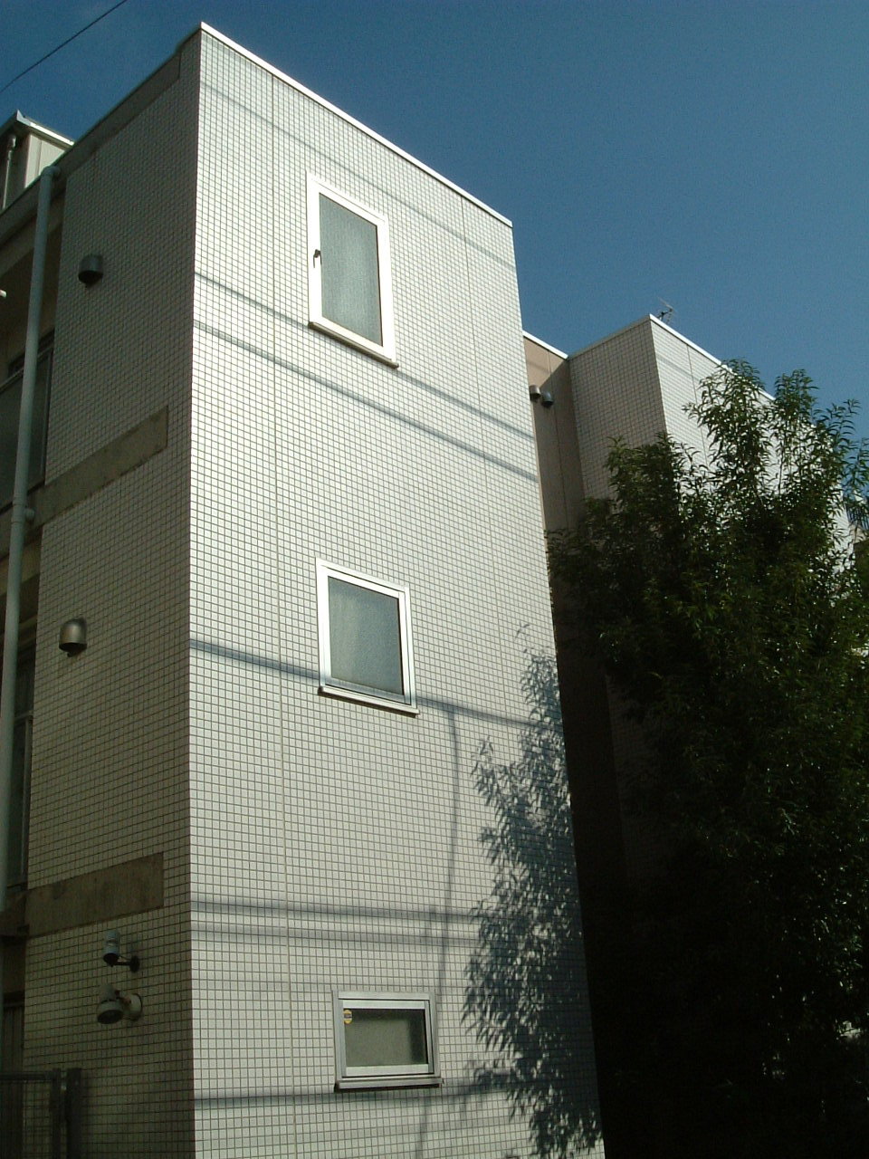建物外観　タイル貼りの外観