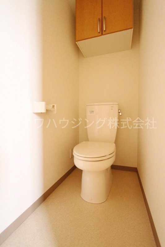トイレ　退去予定の為、他号室の過去の参考写真になります。