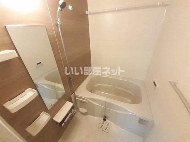 ＪＲ中央本線 高蔵寺駅 バス乗車時間：21分 最寄りバス停で下車 徒歩12分 2階建 築4年の風呂写真