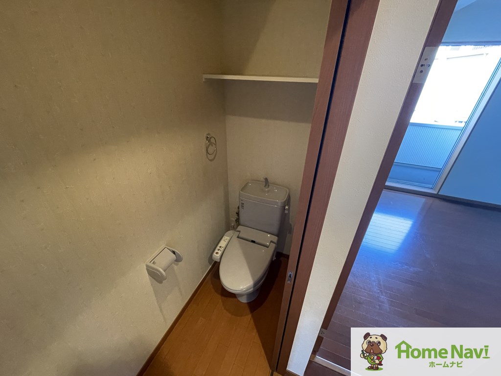 トイレ　ウォシュレット付き