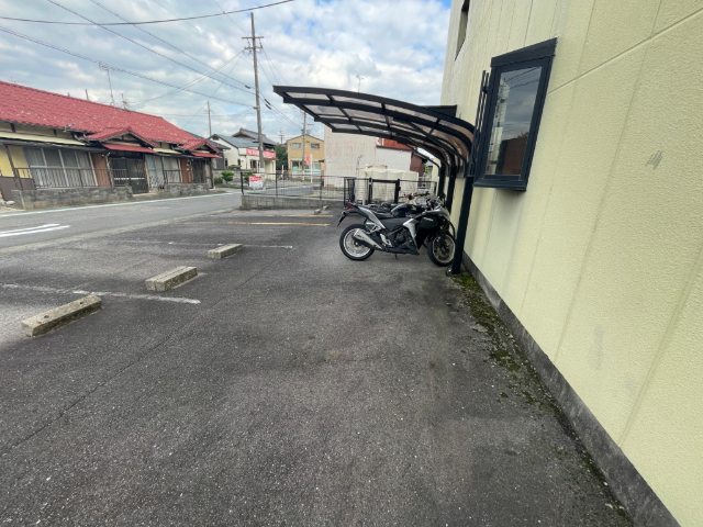 【マンションウイングの駐車場】