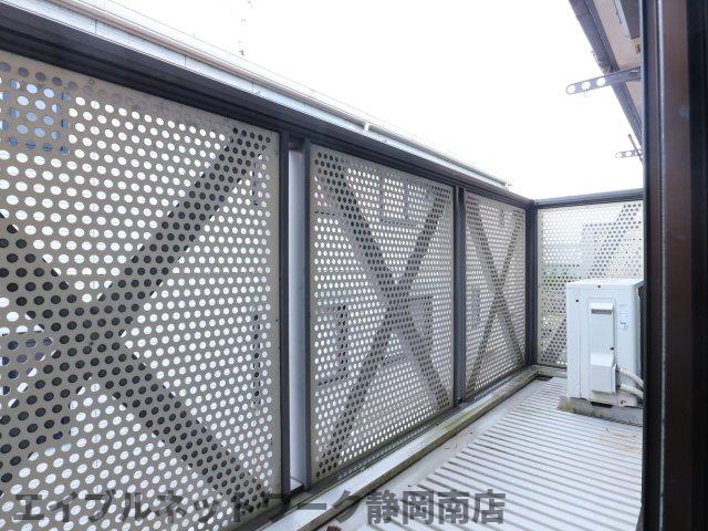 バルコニー　バルコニーがあります