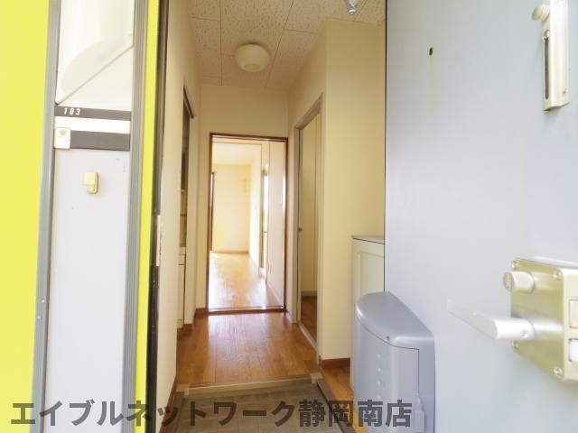 玄関　落ち着いた玄関です