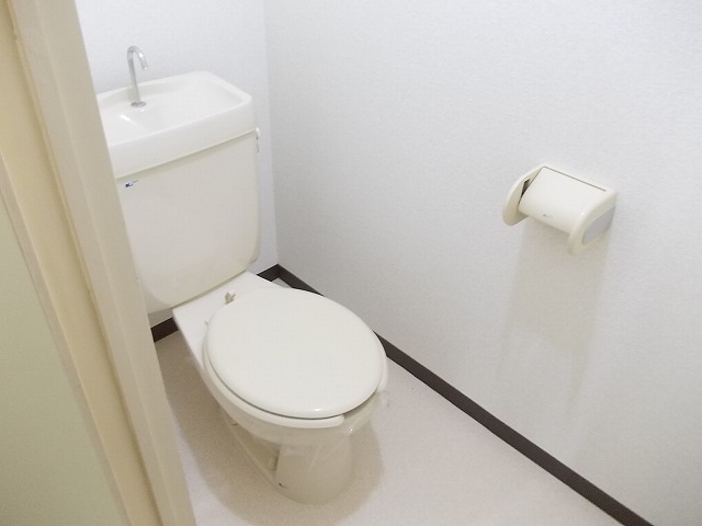 【揖保郡太子町立岡のアパートのトイレ】
