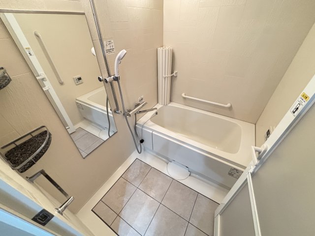 バス・シャワールーム　ゆったりくつろげるお風呂です★