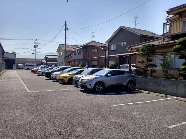 駐車場　エントランス