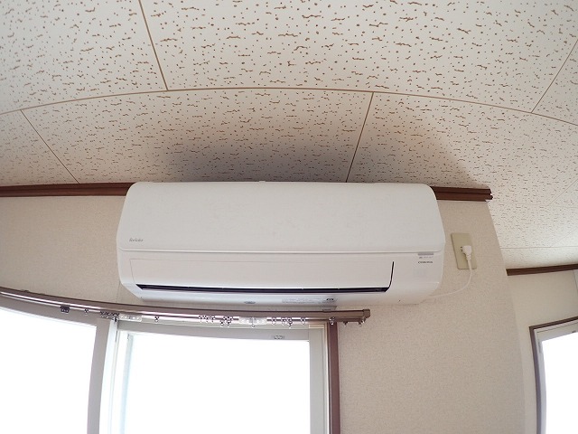 その他設備　リビングにエアコン完備