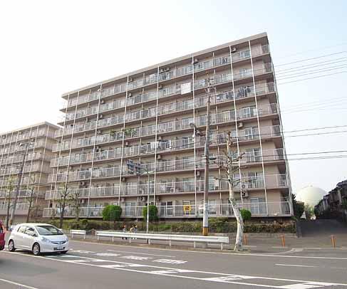 京都市伏見区横大路天王前のマンションの建物外観