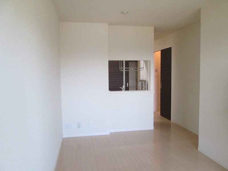 居室・リビング　反転間取り写真