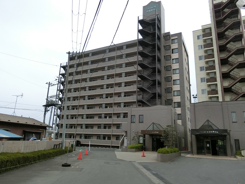 ファミリエール宮城野東館の建物外観