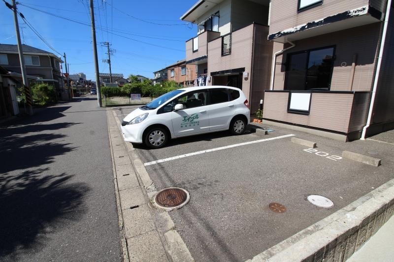 【ローゼンハイムの駐車場】