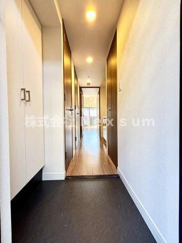 玄関　収納もある玄関です