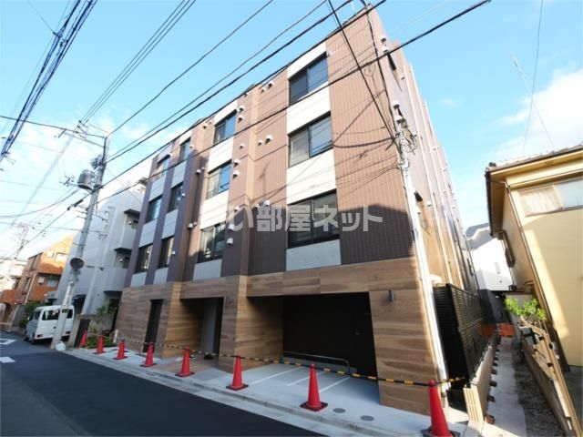 【渋谷区本町のマンションの建物外観】