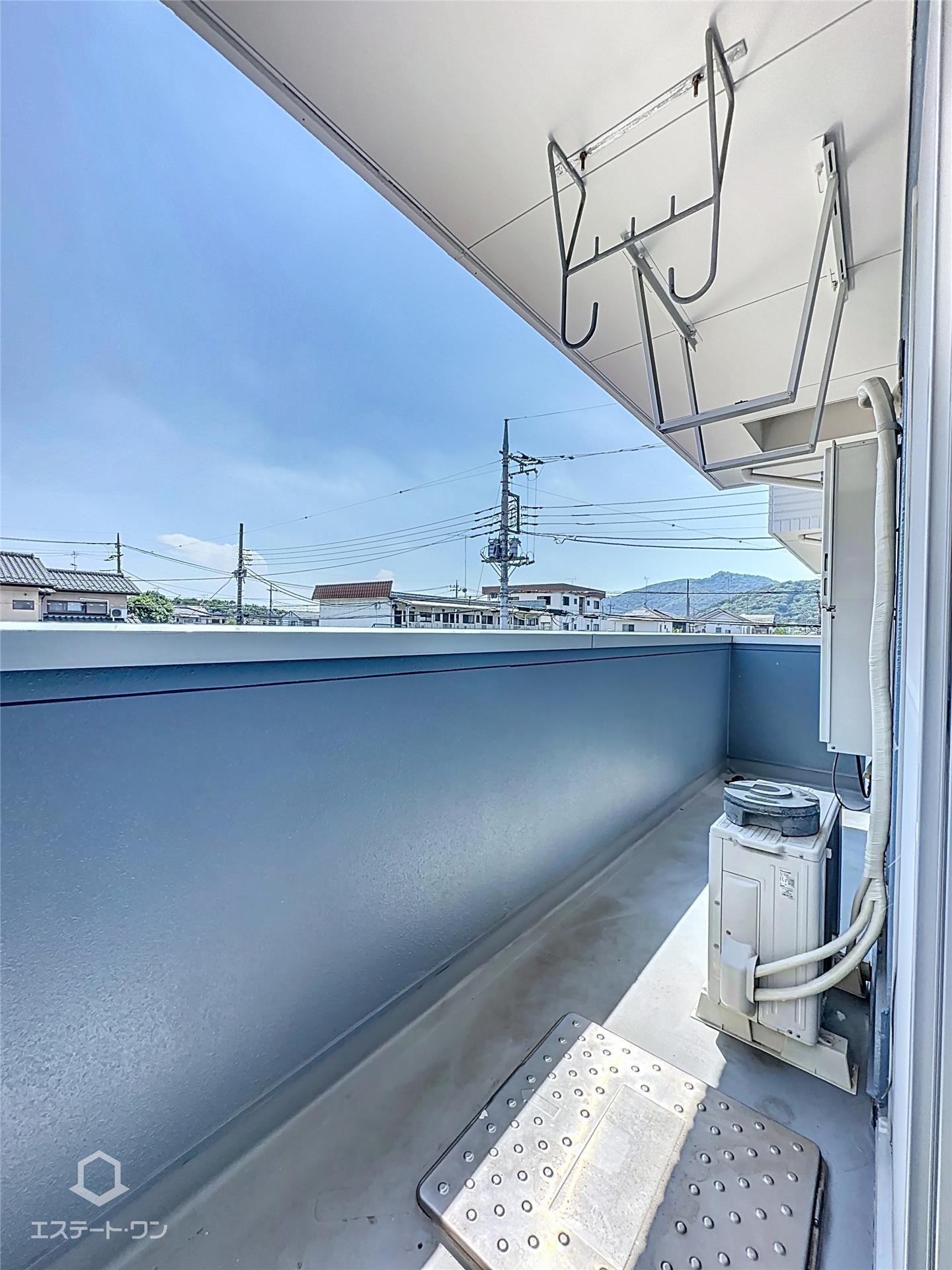 バルコニー　屋根付きの広々バルコニー☆