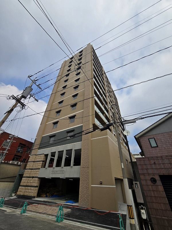 【北九州市門司区高田のマンションの建物外観】