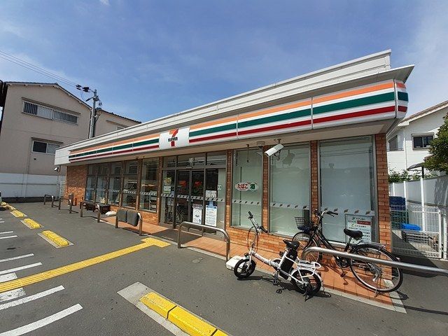 【八尾市高砂町のマンションのコンビニ】