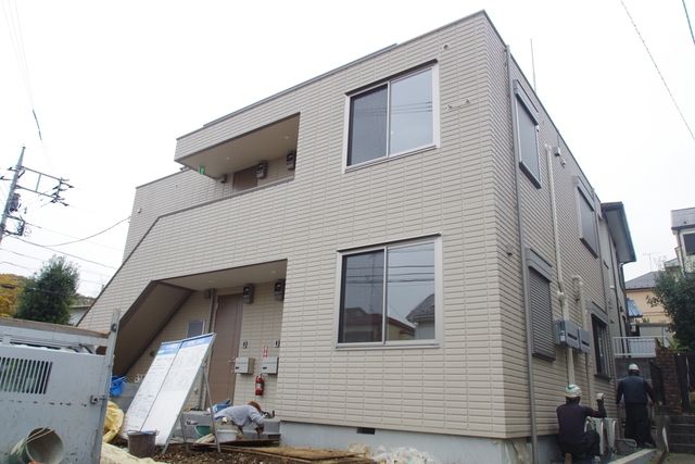 町田市三輪町のマンションの建物外観