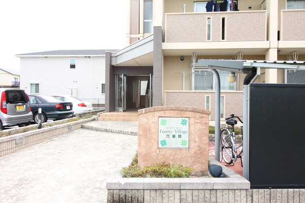 【長浜市八幡東町のマンションのエントランス】