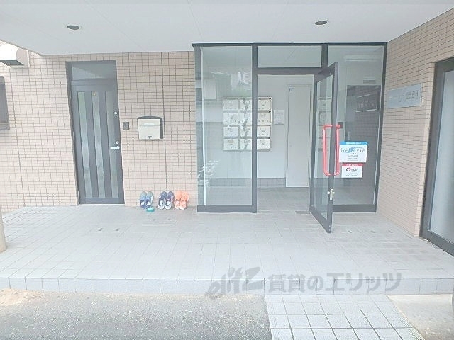 【京都市左京区田中古川町のマンションのエントランス】