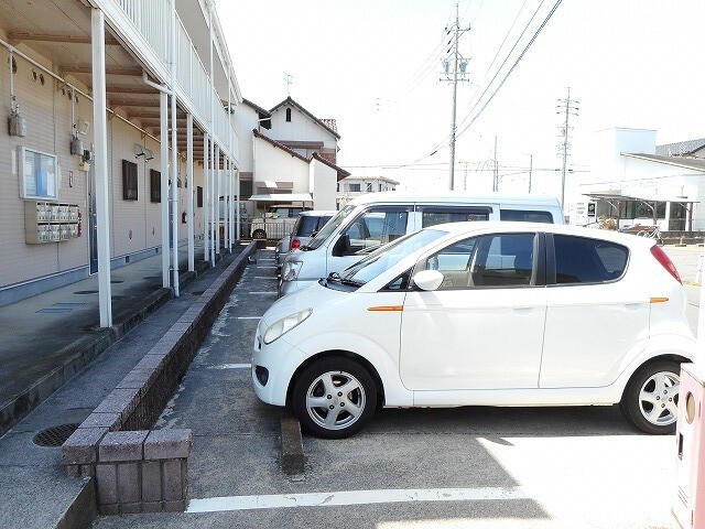 【プランタン　Iの駐車場】