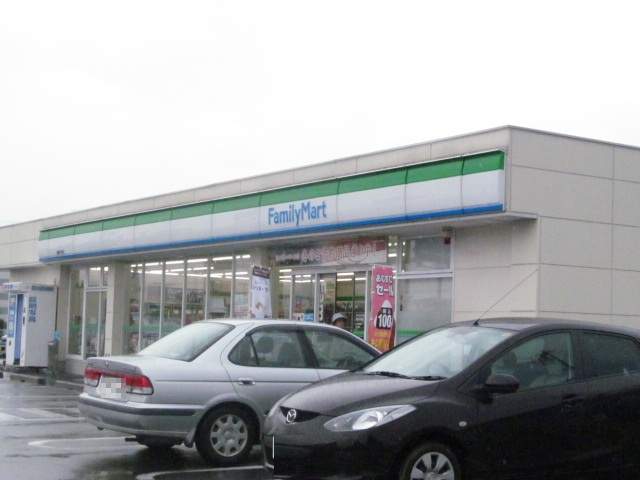 コンビニ　ファミリーマート（コンビニ）まで375m