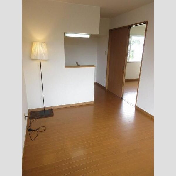 居室・リビング　使いやすい広々としたリビングです♪