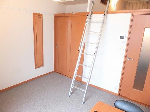 居室・リビング　ロフト付きのお部屋です