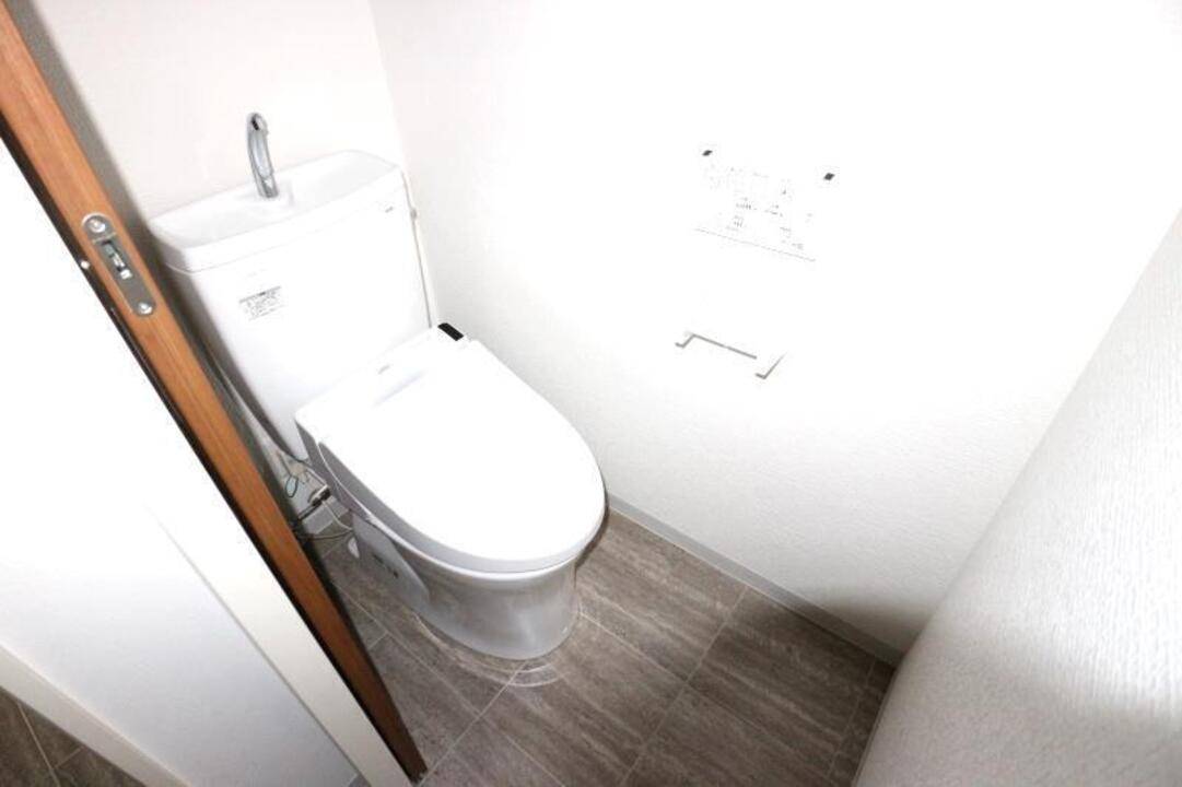 トイレ　トイレ