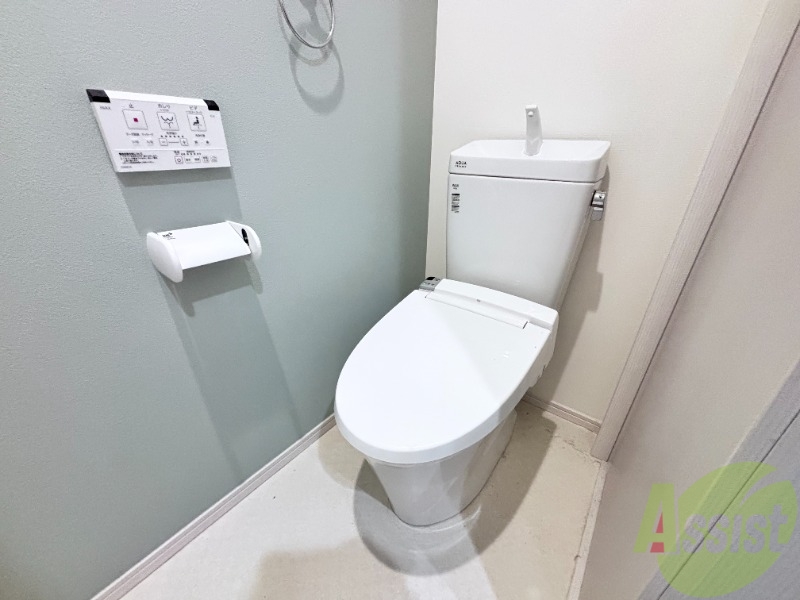 トイレ　温水洗浄便座付きのトイレは、使用しやすくうれしいですね