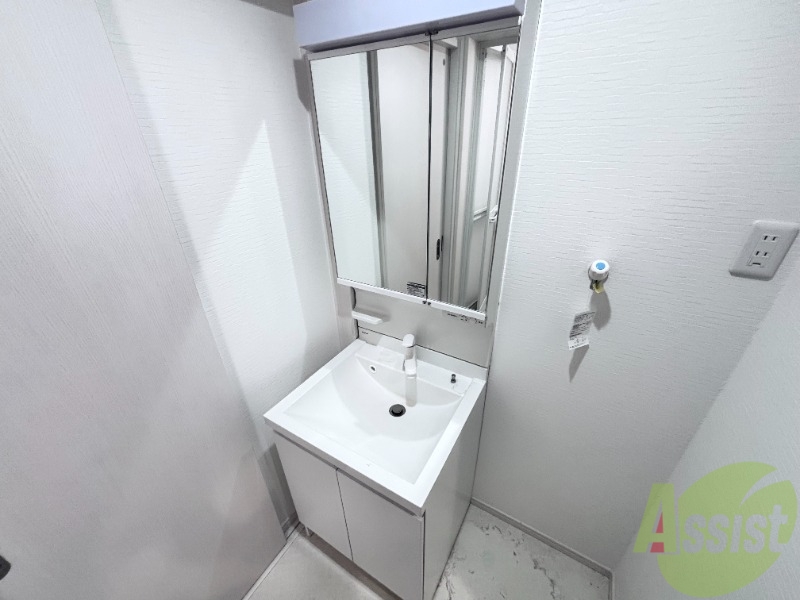 洗面設備　独立洗面台のスペースは脱衣所として利用しても問題ないですね。