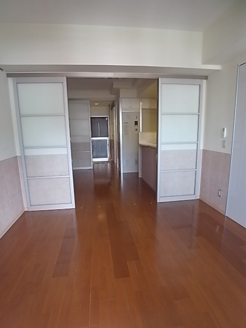 居室・リビング　採光良好、明るいお部屋です。