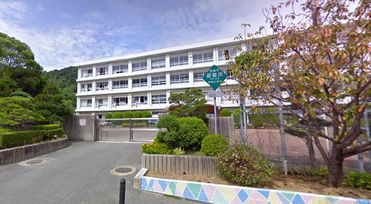 中学校　長崎市立横尾中学校（中学校）まで1069m