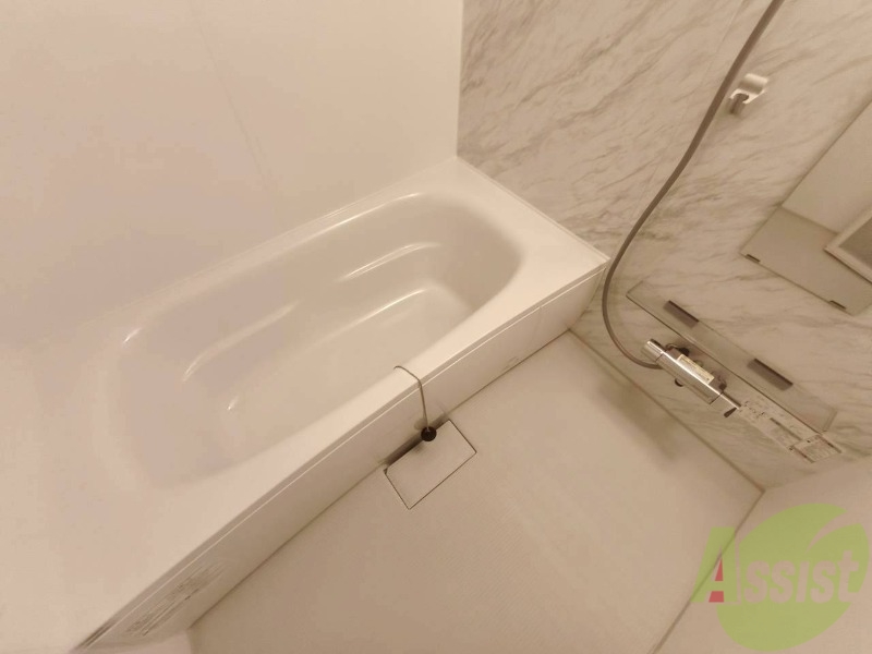 バス・シャワールーム　お風呂になります。一日の疲れを癒してくださいね。