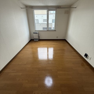 ジュノス_内装_0