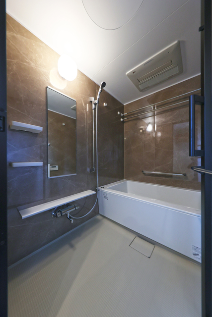 バス・シャワールーム