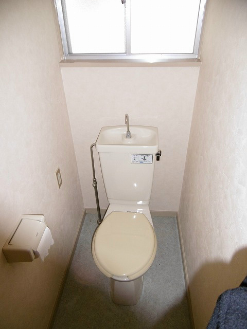 トイレ　※写真は別号室です(参考)