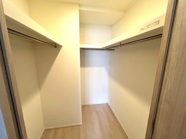 収納　写真は、他部屋の同間取りです(現況優先)