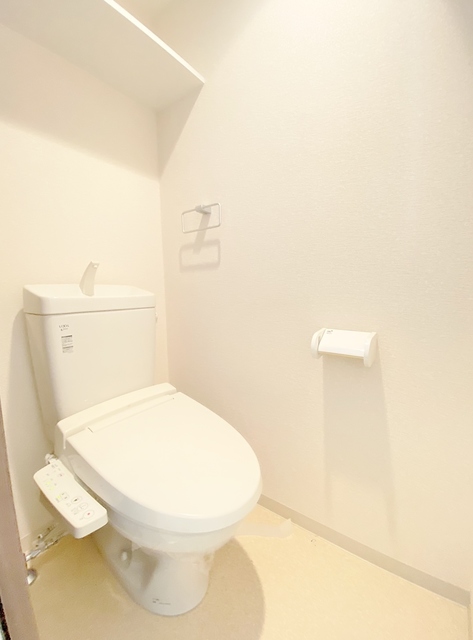 トイレ　温水洗浄便座