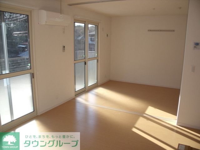 居室・リビング　明るさを感じるお部屋です