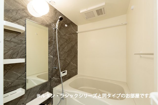 バス・シャワールーム　ゆったり過ごせるお風呂です