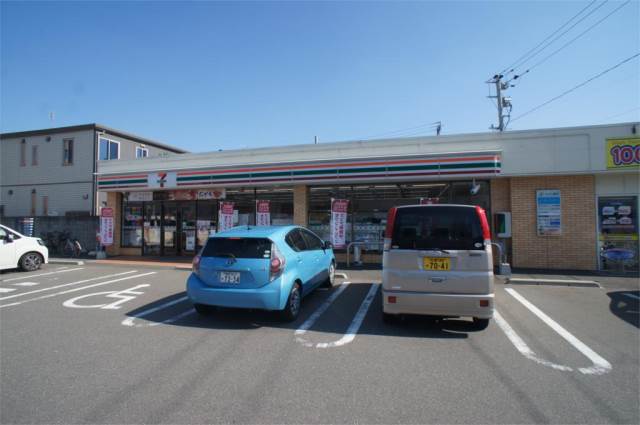 コンビニ　セブンイレブン 古賀中央3丁目店（コンビニ）まで638m
