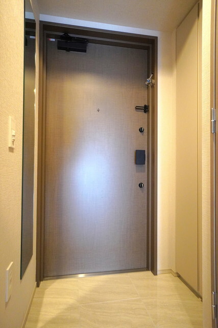 玄関　※写真は同タイプ住戸です。