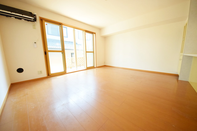 居室・リビング　☆開放感のあるリビングです☆